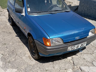 Ford Fiesta foto 7