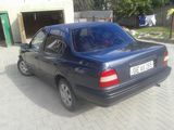 Nissan Sunny foto 4