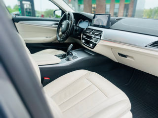 BMW 5 Series foto 4