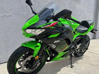 Kawasaki Ninja 650 2021 foto 2