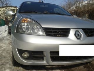 Renault Clio Symbol foto 1