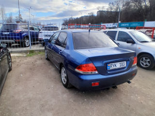 Mitsubishi Lancer foto 4