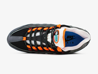 Kim Jones Nike Air Max 95 Total Orange foto 3