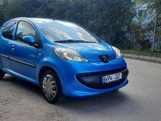 Peugeot 107 foto 2