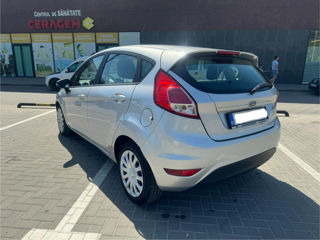 Ford Fiesta foto 5