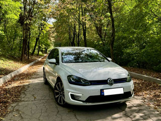 Volkswagen Golf foto 1