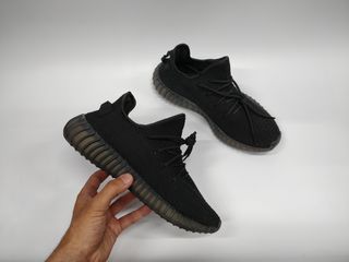 Adidas Yeezy boost v2 black foto 1