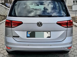 Volkswagen Touran foto 4