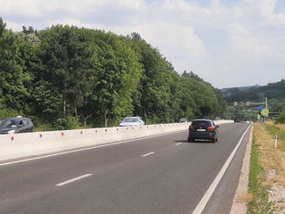 1 ari la traseu, 15 metri iesire spre traseu, 143 m în adîncime, acces de pe 2 drumuri, cu gaz, apă  foto 3