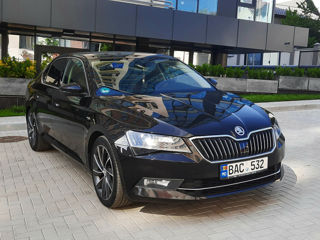 Skoda Superb foto 4