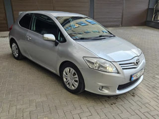 Toyota Auris foto 1