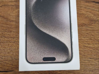 iPhone 15 Pro Max 512 GB Natural Titanium foto 3