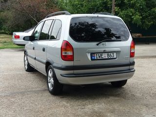 Opel Zafira foto 3