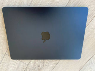 Vând MacBook Air 13-inch cu cip Apple M2, 8GB RAM, 256GB SSD foto 1