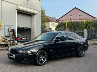 BMW 5 Series foto 2