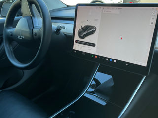 Tesla Model Y foto 4