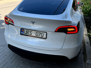 Tesla Model Y foto 5