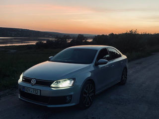 Volkswagen Jetta foto 1