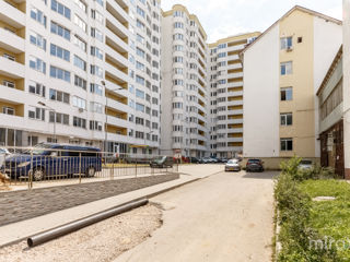 Apartament cu 3 camere, 79 m², Botanica, Chișinău foto 1