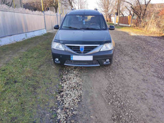 Dacia Logan foto 3