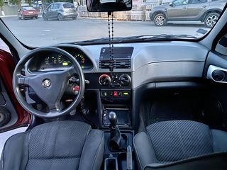 Alfa Romeo 145 foto 8