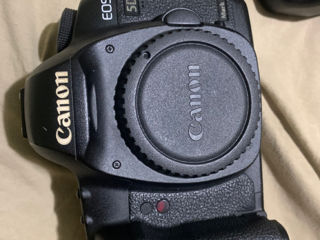 Canon 5D Mark 2 + Canon Battery Grip BG-E6 foto 1