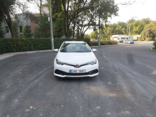 Toyota Auris foto 1