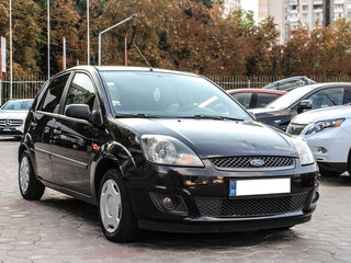 Ford Fiesta foto 1