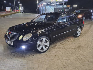 Mercedes E-Class foto 2