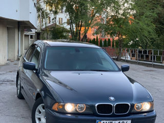 BMW 5 Series foto 4