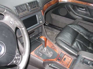 BMW 5 Series foto 2