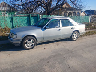 Mercedes Series (W124) foto 2