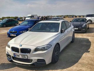 BMW 5 Series foto 2