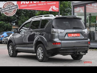 Mitsubishi Outlander foto 2