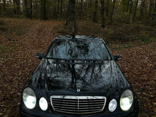 Mercedes E-Class foto 2