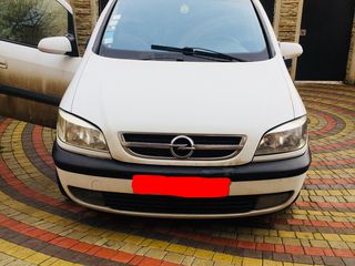 Opel Zafira foto 1