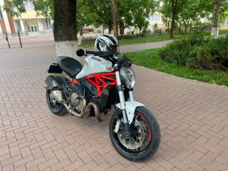 Ducati Monster 821 foto 1