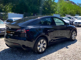 Tesla Model Y foto 5