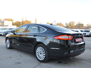 Ford Fusion foto 6