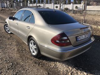 Mercedes E-Class foto 2