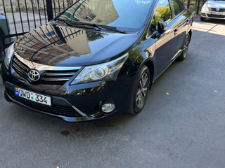 Toyota Avensis foto 2