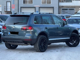 Volkswagen Touareg foto 3