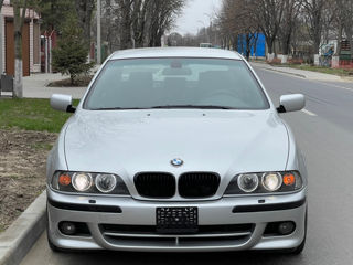 BMW 5 Series foto 1