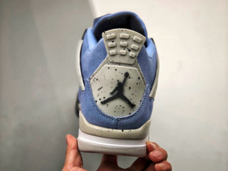 Air Jordan 4 University Blue foto 4