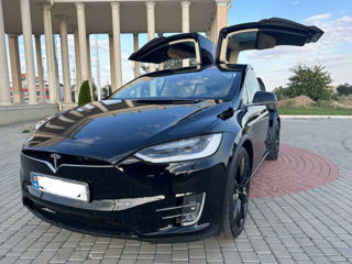 Tesla Model X foto 1