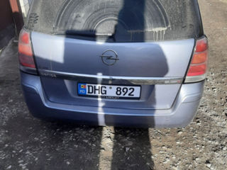 Opel Zafira foto 2