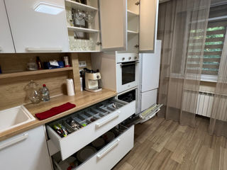 Apartament cu 2 camere, 60 m², Botanica, Chișinău foto 9