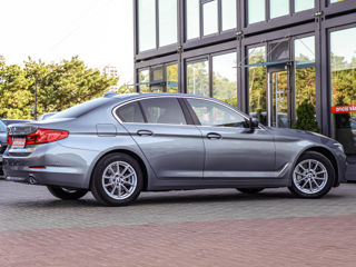 BMW 5 Series foto 6