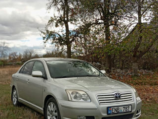 Toyota Avensis foto 9