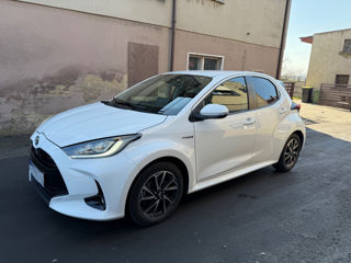 Toyota Yaris фото 0